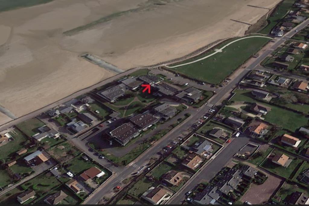 Appartement Acces Direct A La Plage Bernieres-sur-Mer Exterior photo