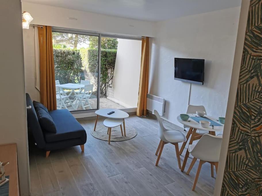 Appartement Acces Direct A La Plage Bernieres-sur-Mer Exterior photo