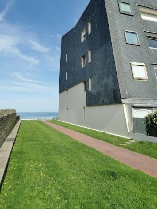 Appartement Acces Direct A La Plage Bernieres-sur-Mer Exterior photo