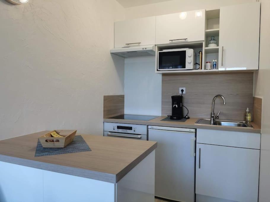 Appartement Acces Direct A La Plage Bernieres-sur-Mer Exterior photo