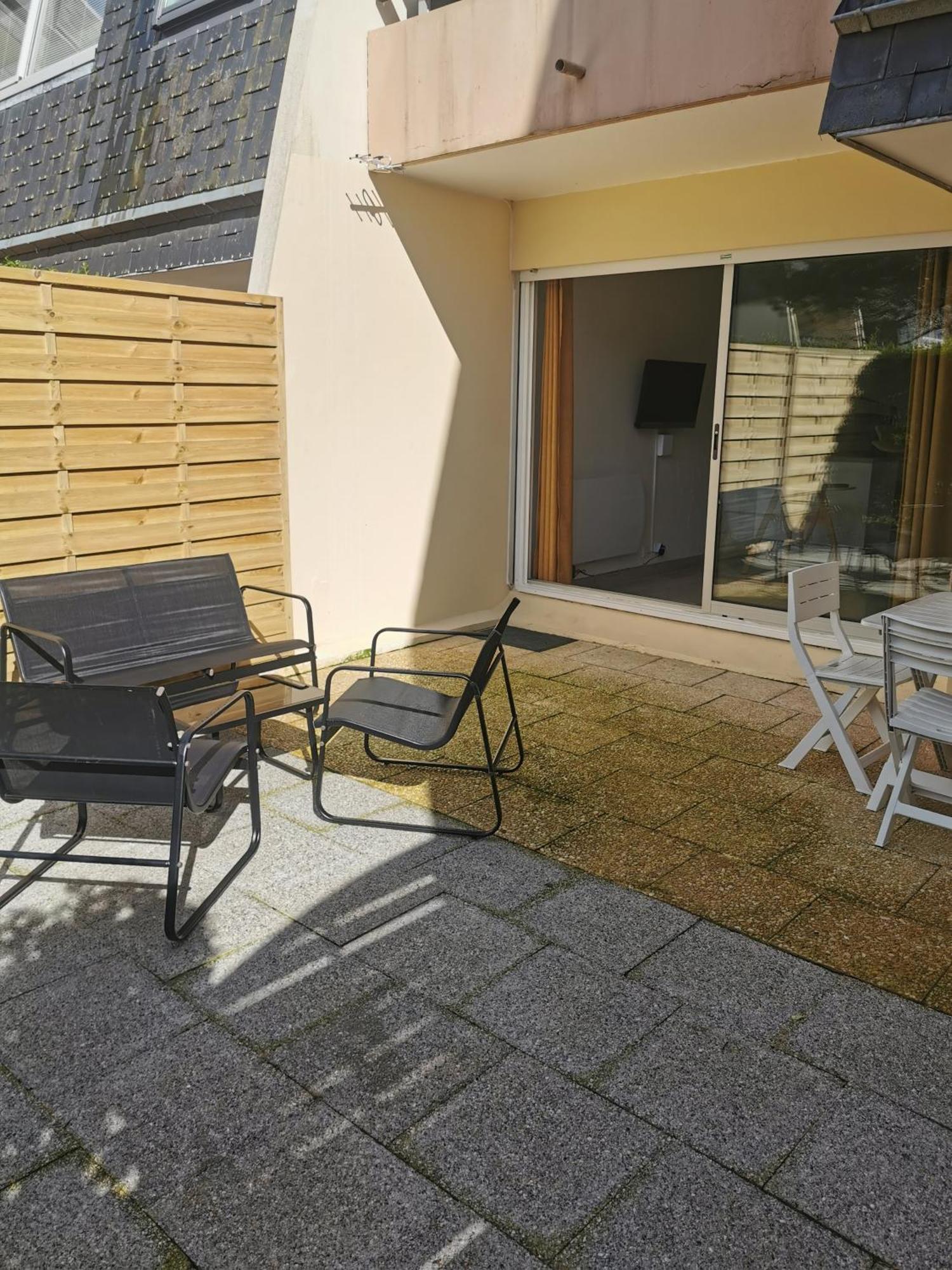 Appartement Acces Direct A La Plage Bernieres-sur-Mer Exterior photo